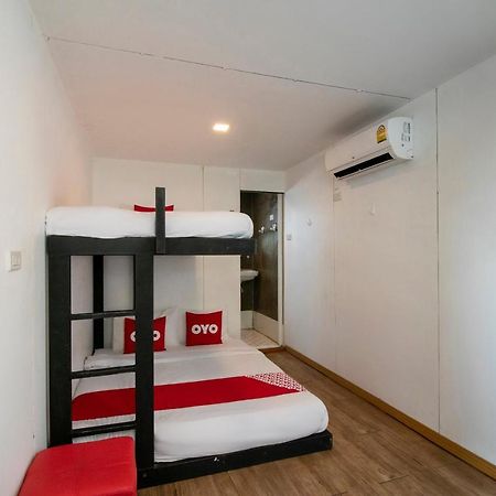 Oyo 673 Nice Sleep Box Hotel Chiang Mai Extérieur photo