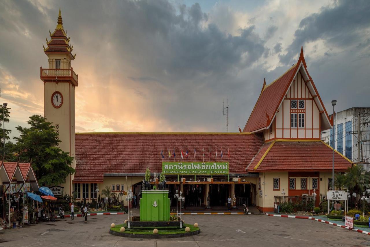 Oyo 673 Nice Sleep Box Hotel Chiang Mai Extérieur photo