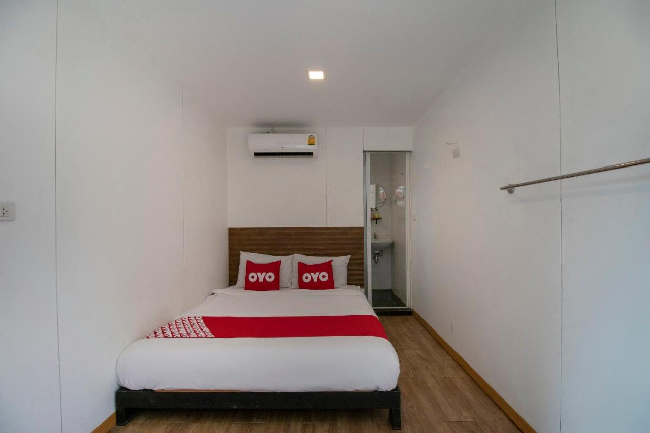 Oyo 673 Nice Sleep Box Hotel Chiang Mai Extérieur photo