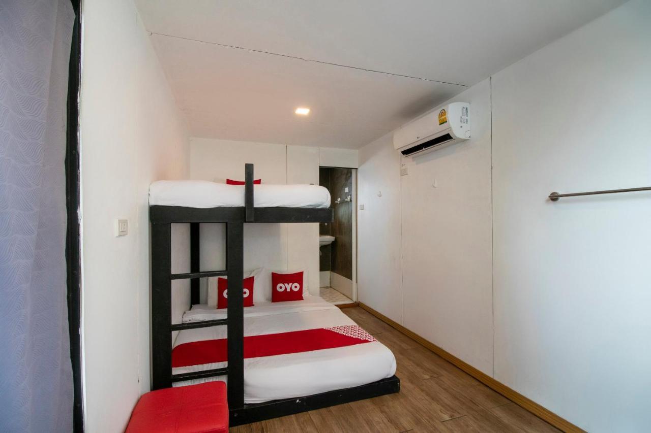 Oyo 673 Nice Sleep Box Hotel Chiang Mai Extérieur photo