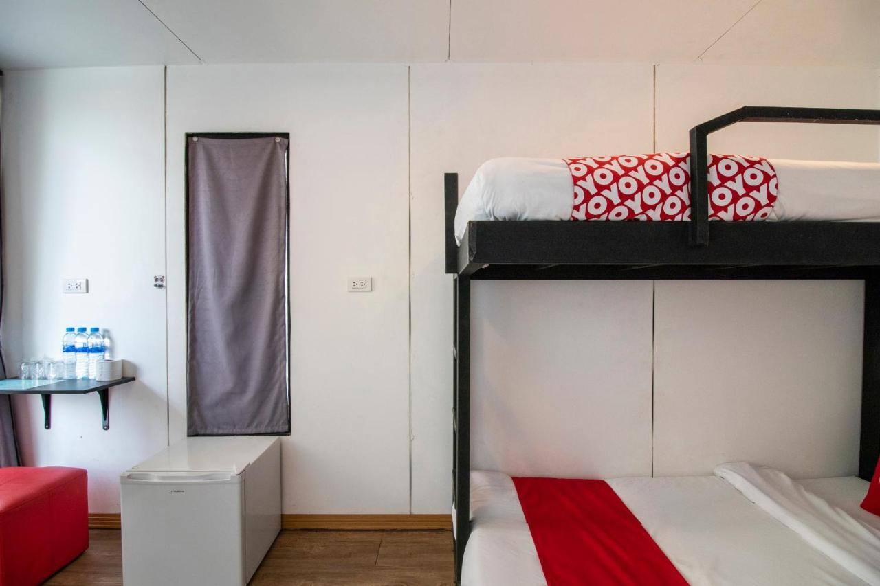 Oyo 673 Nice Sleep Box Hotel Chiang Mai Extérieur photo