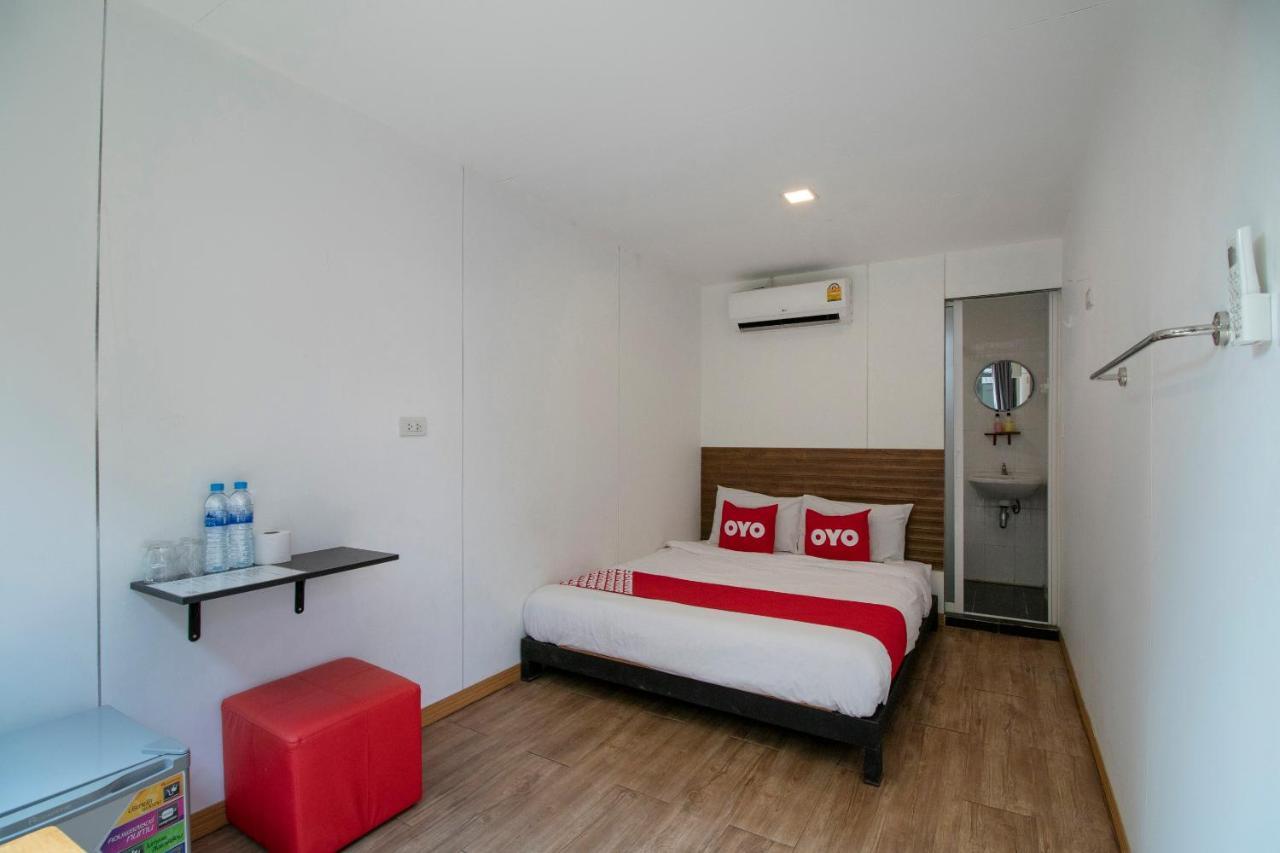 Oyo 673 Nice Sleep Box Hotel Chiang Mai Extérieur photo
