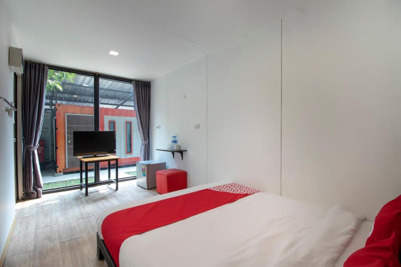 Oyo 673 Nice Sleep Box Hotel Chiang Mai Extérieur photo