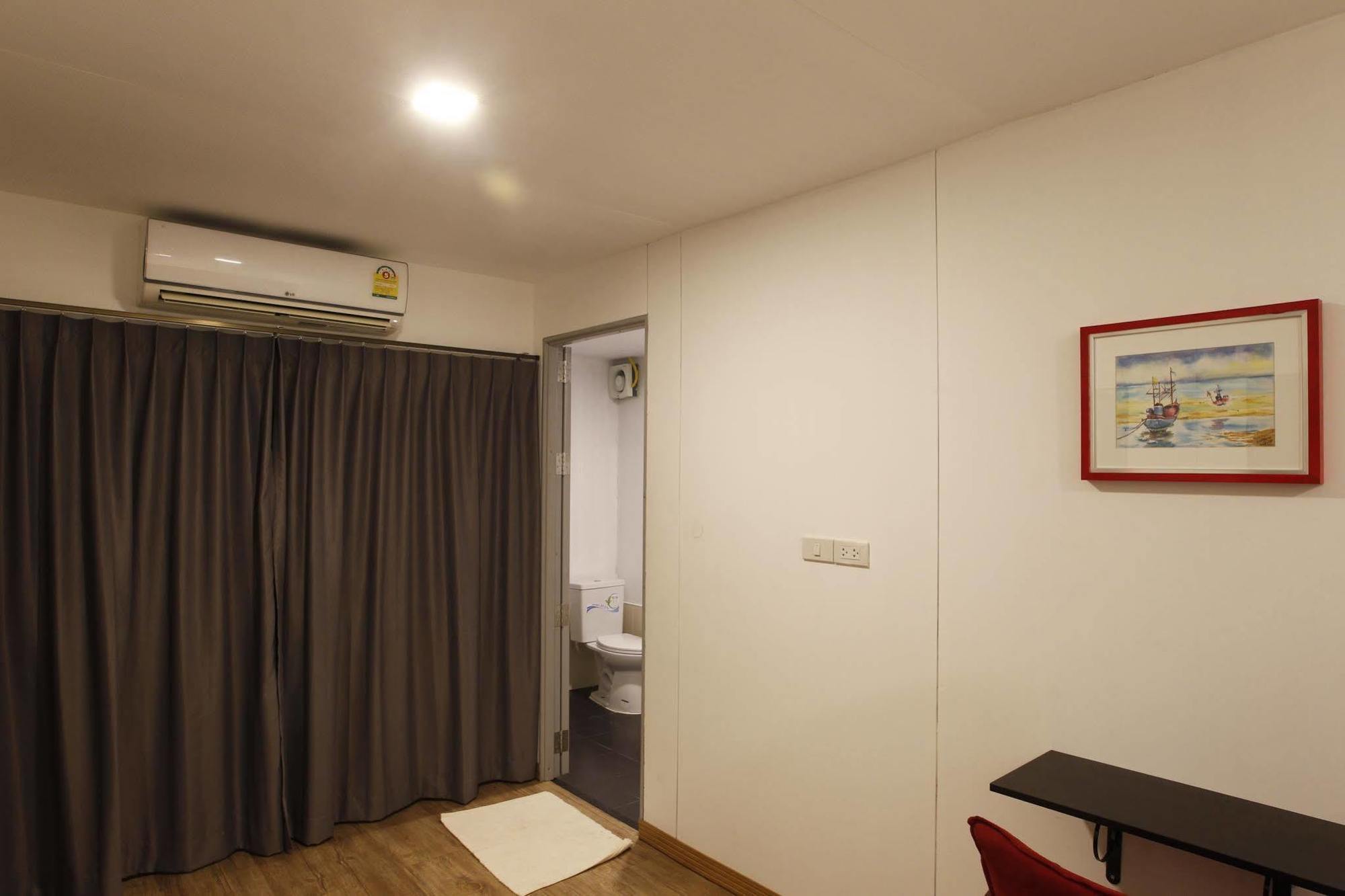 Oyo 673 Nice Sleep Box Hotel Chiang Mai Extérieur photo