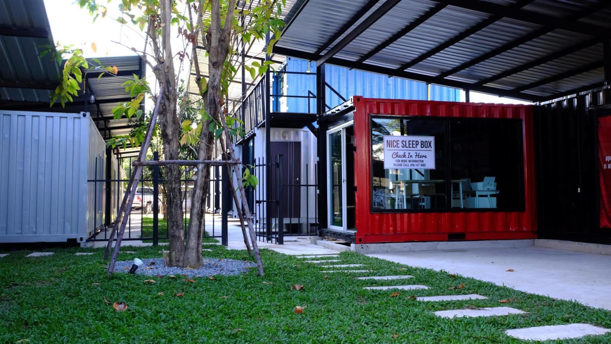 Oyo 673 Nice Sleep Box Hotel Chiang Mai Extérieur photo
