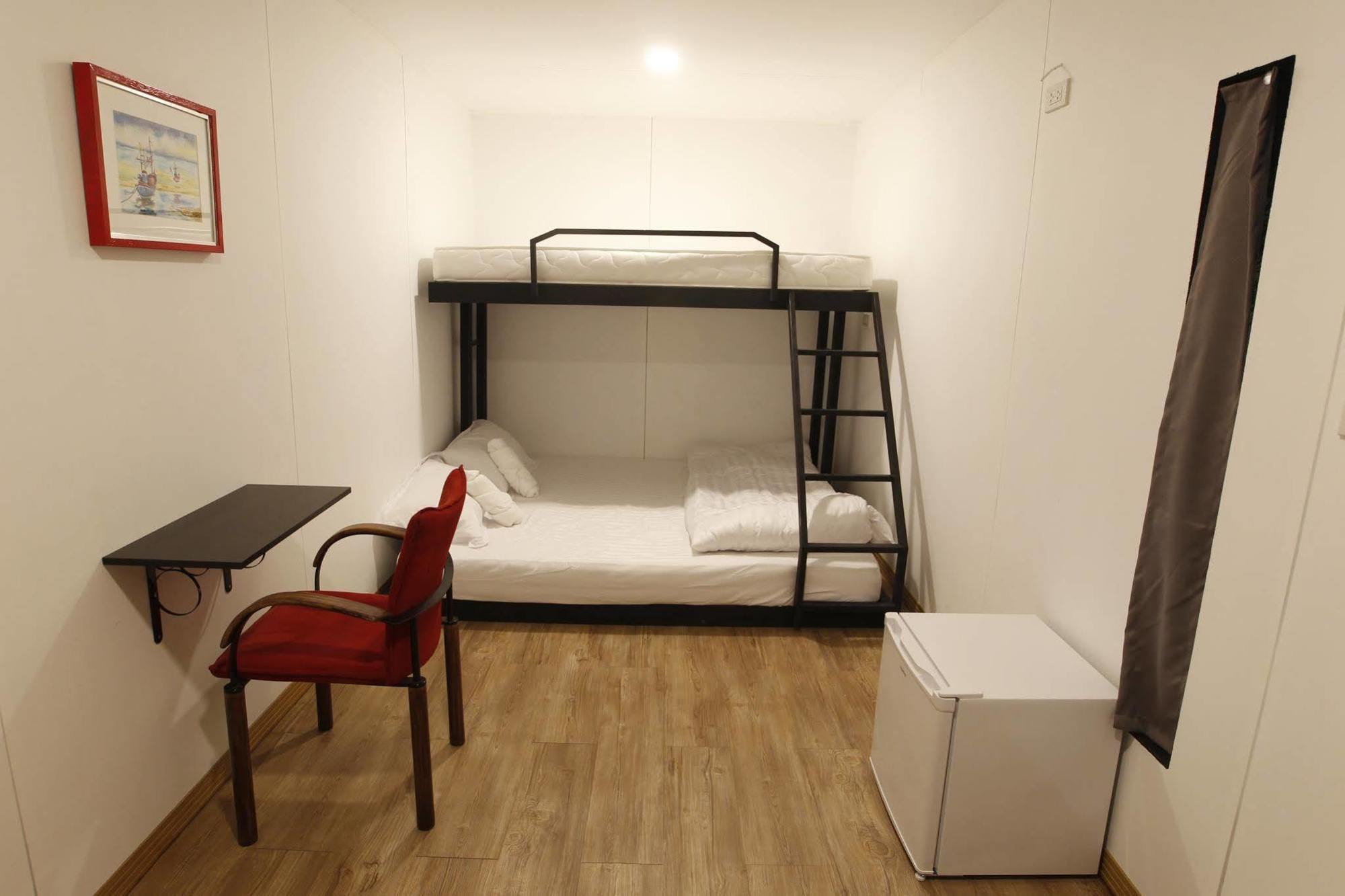 Oyo 673 Nice Sleep Box Hotel Chiang Mai Extérieur photo