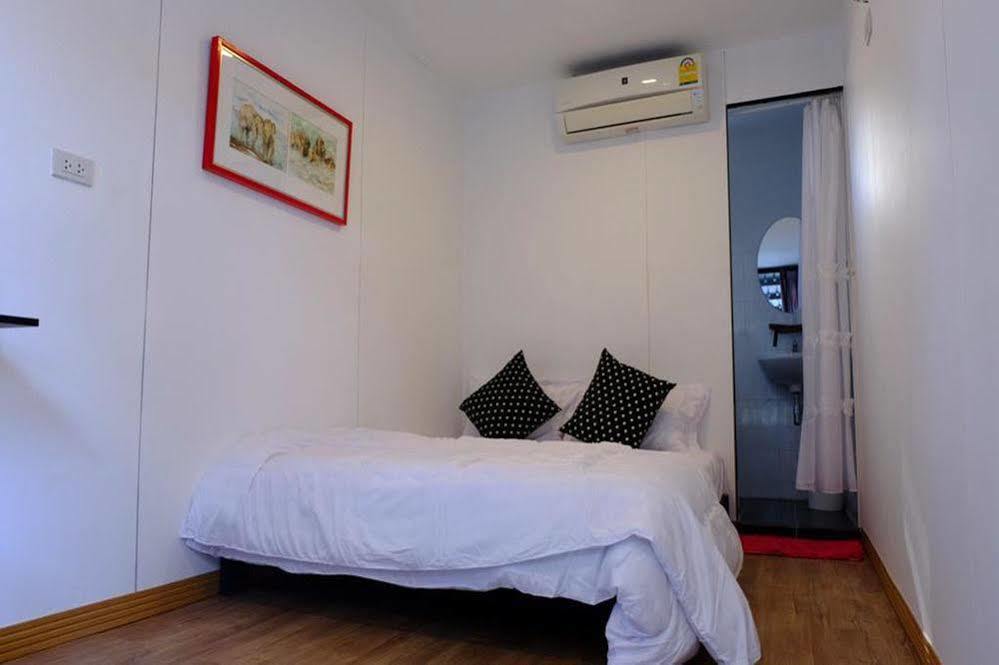 Oyo 673 Nice Sleep Box Hotel Chiang Mai Extérieur photo