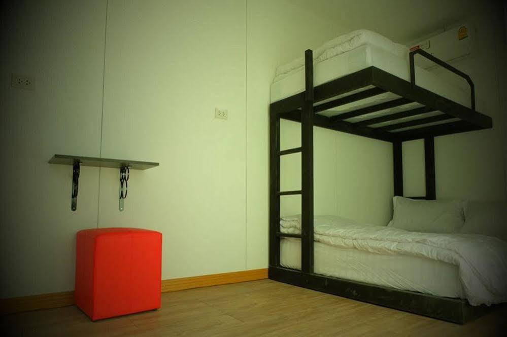 Oyo 673 Nice Sleep Box Hotel Chiang Mai Extérieur photo