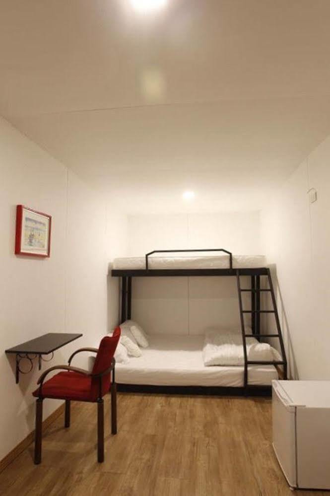 Oyo 673 Nice Sleep Box Hotel Chiang Mai Extérieur photo