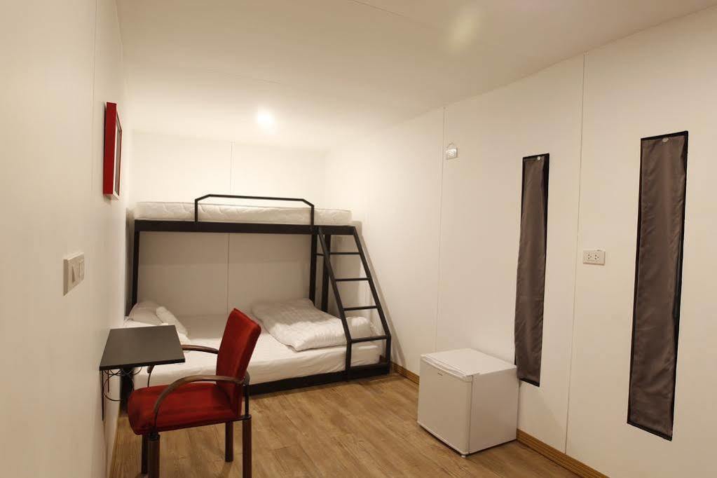 Oyo 673 Nice Sleep Box Hotel Chiang Mai Extérieur photo