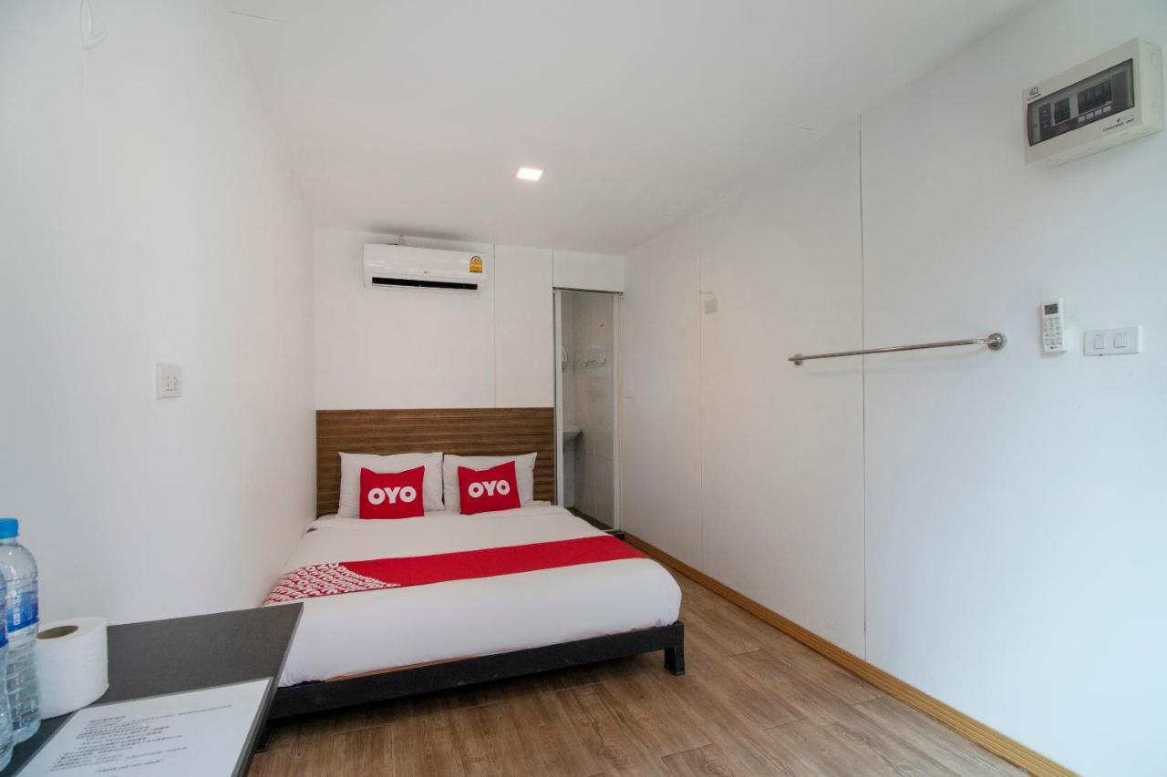 Oyo 673 Nice Sleep Box Hotel Chiang Mai Extérieur photo